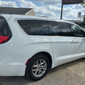 CHRYSLER PACIFICA TOURING L - 9
