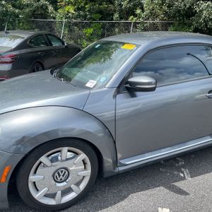 2012 Volkswagen BEETLE 2.5L PZEV — фото 2