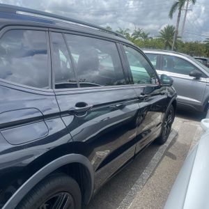 صورة 10 لـ 2022 Volkswagen TIGUAN SE R-LINE BLACK