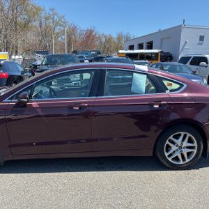 FORD FUSION SE - 4