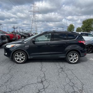 FORD ESCAPE SE - 2