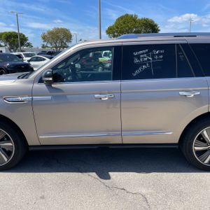 LINCOLN NAVIGATOR RESERVE - 4