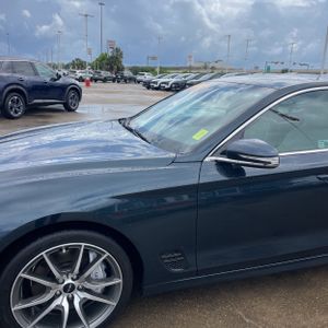 GENESIS G70 2.5T STANDARD - 2