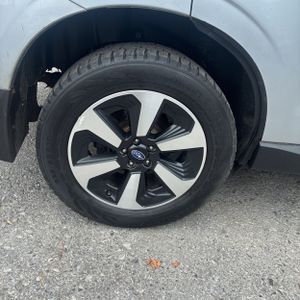 2017 Subaru FORESTER 2.5I 缩略图 19