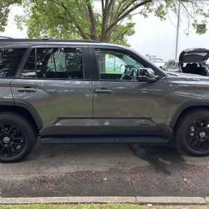 2024 Toyota SEQUOIA LIMITED 缩略图 11