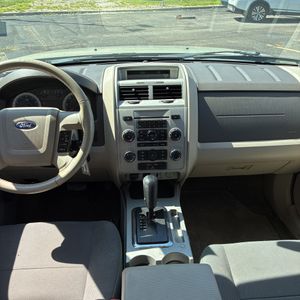 2009 FORD ESCAPE XLT photo 36