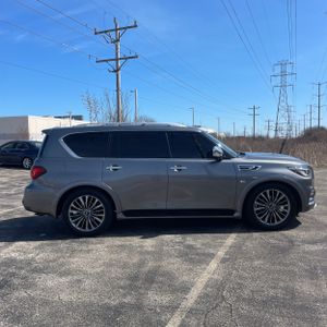 INFINITI QX80 Base - 10