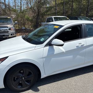 HYUNDAI ELANTRA SEL - 2