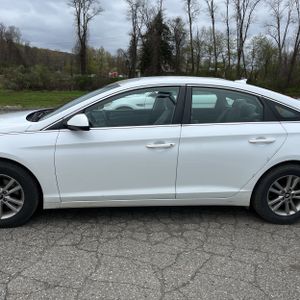 HYUNDAI SONATA SE - 4