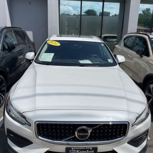 صورة مصغرة 13 لـ 2024 Volvo V60 CROSS COUNTRY B5 ULTIMATE