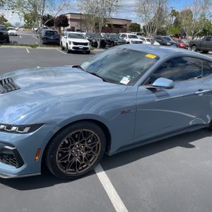 FORD MUSTANG GT PREMIUM - 2