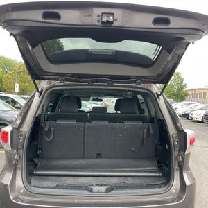 صورة 32 لـ 2014 Toyota HIGHLANDER LE