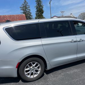 CHRYSLER PACIFICA TOURING L - 8