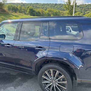 صورة 6 لـ 2024 Lexus GX 550 LUXURY+