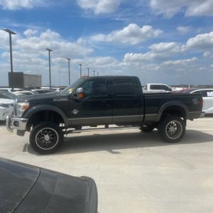 FORD F-250 SUPER DUTY LARIAT - 3