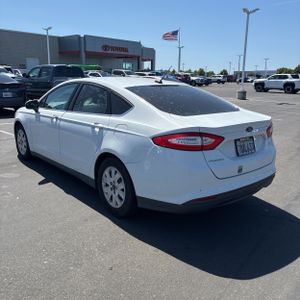 FORD FUSION S - 5