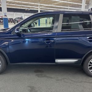 صورة 4 لـ 2018 Mitsubishi OUTLANDER SE