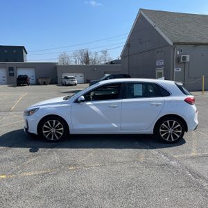 HYUNDAI ELANTRA GT BASE - 3