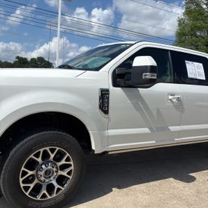 FORD F-250 SUPER DUTY LARIAT - 2