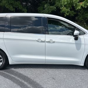 2022 Chrysler VOYAGER LX 缩略图 11