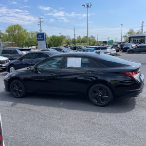 HYUNDAI ELANTRA SEL - 3