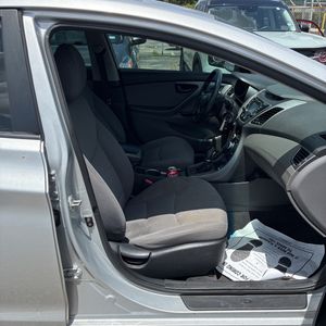 صورة مصغرة 32 لـ 2014 Hyundai ELANTRA SE