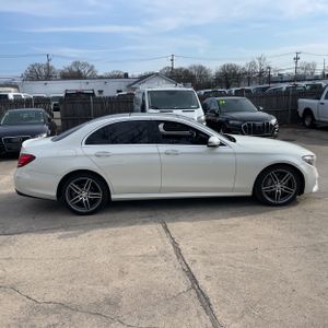 MERCEDES-BENZ E-CLASS - 10