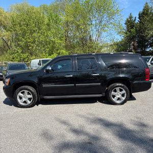 CHEVROLET SUBURBAN LS - 3