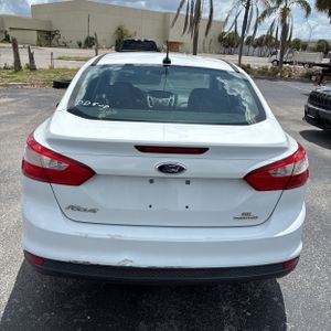 FORD FOCUS SE - 7