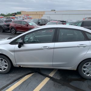 FORD FIESTA SE - 4