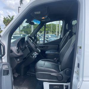 صورة 30 لـ 2024 Mercedes-BENZ SPRINTER 2500
