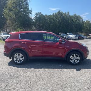 KIA SPORTAGE LX - 10
