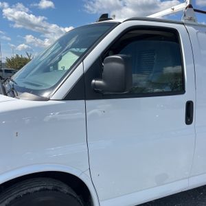 CHEVROLET EXPRESS 2500 - 2