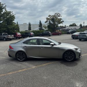 2019 Lexus IS 300 BASE — фото 10