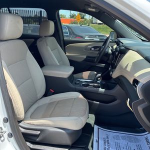 صورة مصغرة 32 لـ 2022 Chevrolet TRAVERSE LS