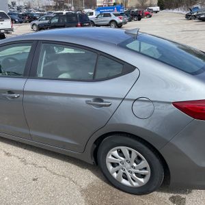 HYUNDAI ELANTRA SE - 6