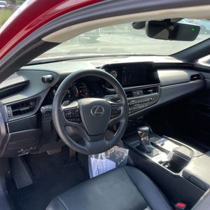صورة مصغرة 36 لـ 2022 Lexus ES 350 BASE