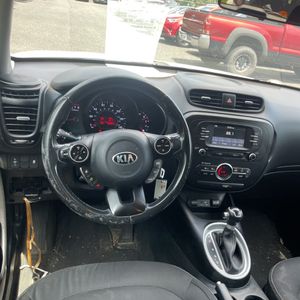 2017 KIA SOUL + — миниатюра 33