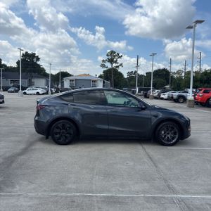 TESLA MODEL Y LONG RANGE - 10