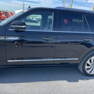 LINCOLN NAVIGATOR RESERVE - 4