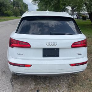 AUDI Q5 2.0T PREMIUM - 6
