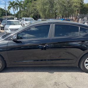 2019 Hyundai ELANTRA SE — фото 4