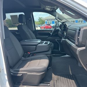 2025 Chevrolet SILVERADO 2500HD LT 缩略图 32