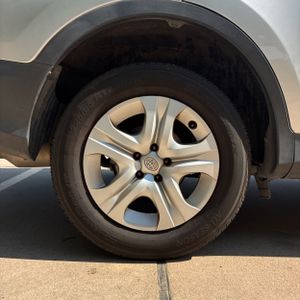 2013 Toyota RAV4 LE 照片 19
