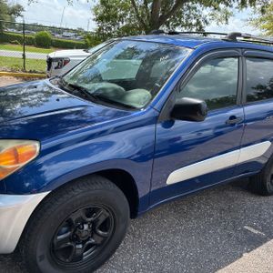 2005 Toyota RAV4 BASE — фото 2