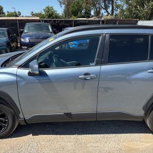 2022 Toyota COROLLA CROSS LE photo 4