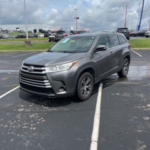 صورة 1 لـ 2017 Toyota HIGHLANDER LE