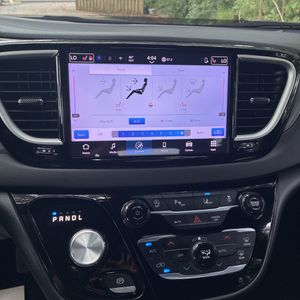 صورة 38 لـ 2025 Chrysler PACIFICA SELECT