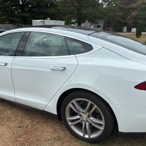 TESLA MODEL S BASE - 6