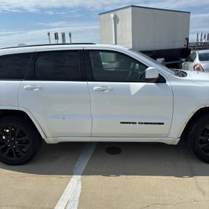 2018 JEEP GRAND CHEROKEE ALTITUDE — фото 11